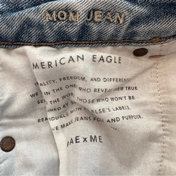 American Eagle Distressed Denim Women’s Mom Jeans Size 4 - Picture 10 of 12